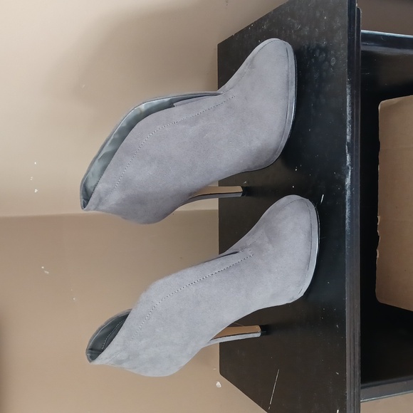 Apt. 9 Shoes - Apt 9 Grey Suede Shoes Size 8 1/2 Med New Never Worn